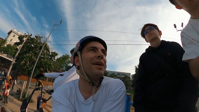 ПРО BMXер ворвался в чужой скейтпарк ! Такого никто не ожидал... смотреть онлайн