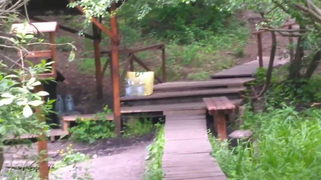 Дорожка от мостика к родничку. Пуща-Водица. 13 линия смотреть онлайн