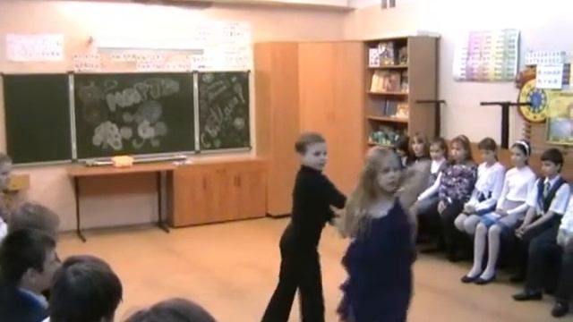 ЧА-Ча-ЧА в 4-Б классе (8 Марта 2010г.) смотреть онлайн