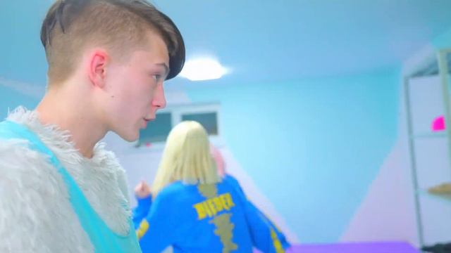 Diana regresó a su cuerpo, ¡pero se puso rara! ¡Los rebeldes no entienden a su novia! смотреть онлайн