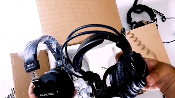 مراجعة استوديو صوت كامل M-Audio AIR 192|4 Vocal Studio Pro unboxing