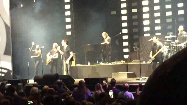 Train sings "Drive By", Live Concert, Oakland CA, Oracle Arena, August 2018 смотреть онлайн