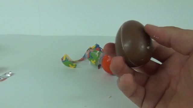 KINDER SURPRISE EGGS Monsters University Toys Egg Surprises Toy Review Video смотреть онлайн