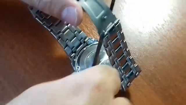 замена батарейки в ручных часах CASIO смотреть онлайн