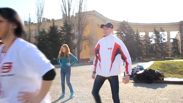 Общегородская зарядка в рамках проекта "Здоровым быть модно!" смотреть онлайн