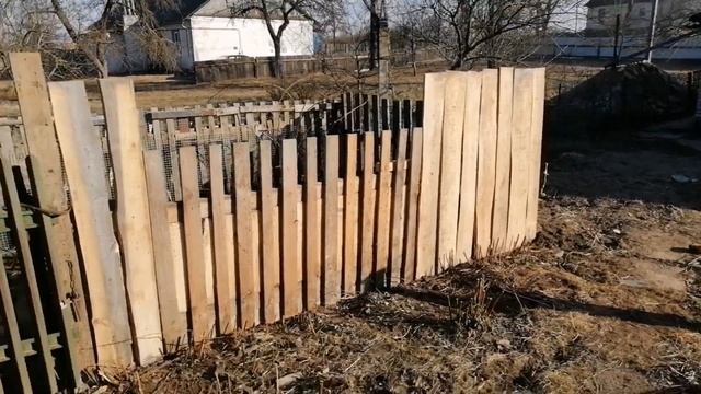 СТРОИТЕЛЬСТВО ВОЛЬЕРА ДЛЯ КУР, УХАЖИВАЕМ ЗА КРОЛИКАМИ. /ДЕРЕВЕНСКИЕ БУДНИ.