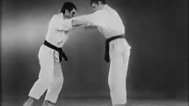 БРОСОК ЧЕРЕЗ ПЛЕЧО. СОВЕТСКАЯ ШКОЛА БОРЬБЫ смотреть онлайн