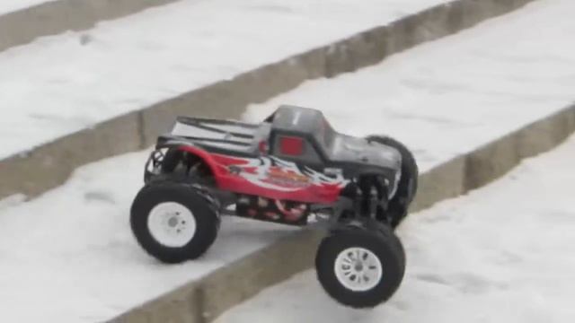 Raptor - радиоуправляемый полноприводный вездеход с электроприводом, 14в, 80км/ч смотреть онлайн