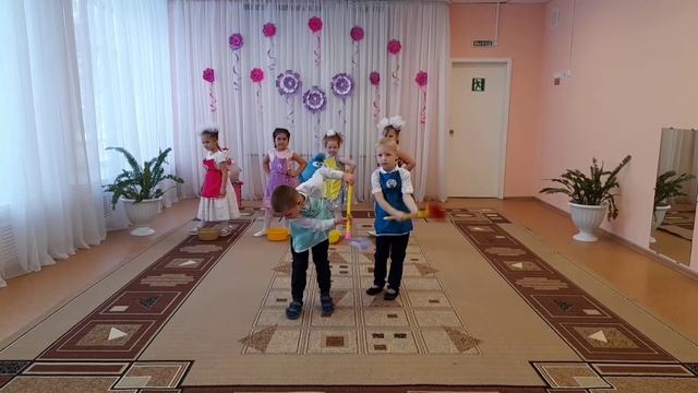 Танец "Уборка". МБДОУ "Детский сад №44" г. Северск - 2021 смотреть онлайн