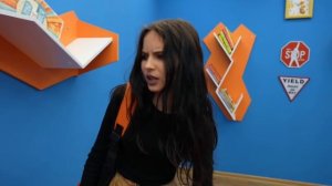 ЦЕЛУЮТСЯ ВСЕ! Что ДЕЛАЮТ ШКОЛЬНИКИ, когда ВЗРОСЛЫЕ НЕ ВИДЯТ!