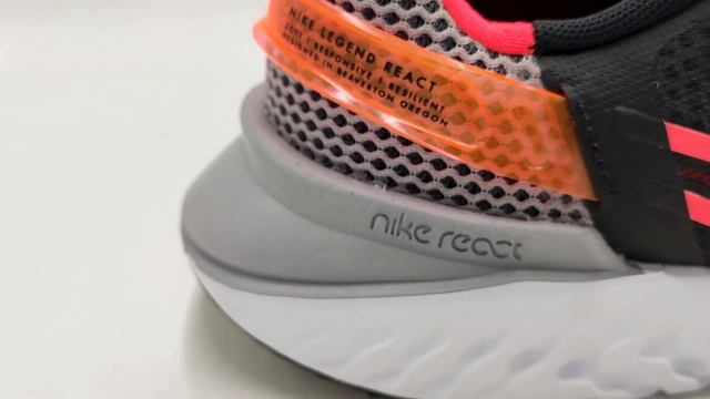 NIKE LEGEND REACT 3 смотреть онлайн