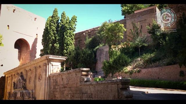 GRANADA | ALHAMBRA | Exterior Puerta de la Justicia. Pilar de Carlos V. Bosque de la Alhambra. 2/4 смотреть онлайн