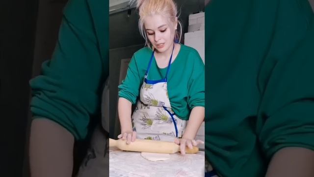 Сосиска в тесте по-домашнему смотреть онлайн