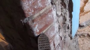 Закладываем проем кирпичем. Нужны ли штробы.