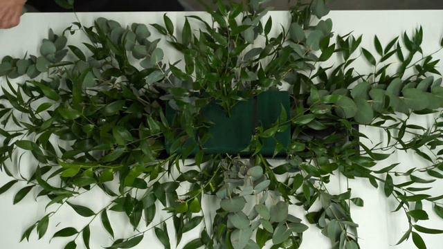 How to Make a Double Ended Funeral Spray with Cayenne Red Flowers смотреть онлайн