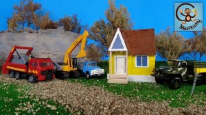 Строим город для Машинок Игрушек - Закончились строить домик   самосвал, экскаватор, грузовичок.