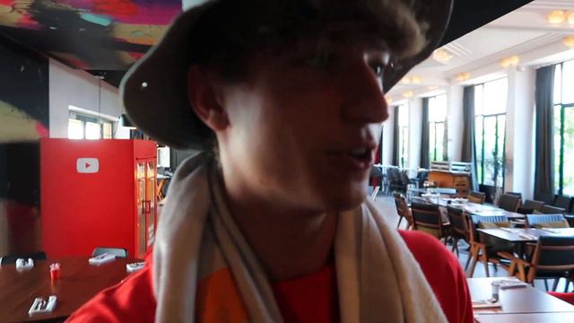 Купаемся с БЛОГЕРАМИ в Париже??? / ВТОРНИК смотреть онлайн