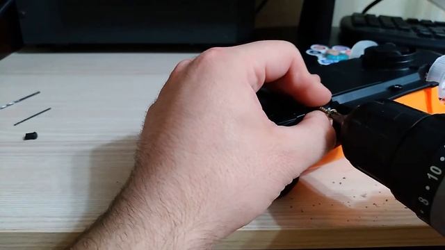 Ремонт детской игрушки, ремонт колеса детской машинки смотреть онлайн