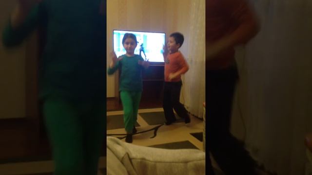 Фатих и Фериде. Крым. Симферополь. Daddy смотреть онлайн