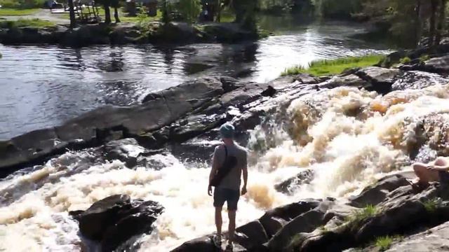 Стремительный поток воды.Сила живой природы. смотреть онлайн