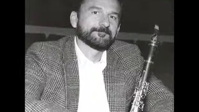 William Walton's "Facade" for Chamber Winds and Narrator -- Stephen Clark, clarinetist (1995) смотреть онлайн