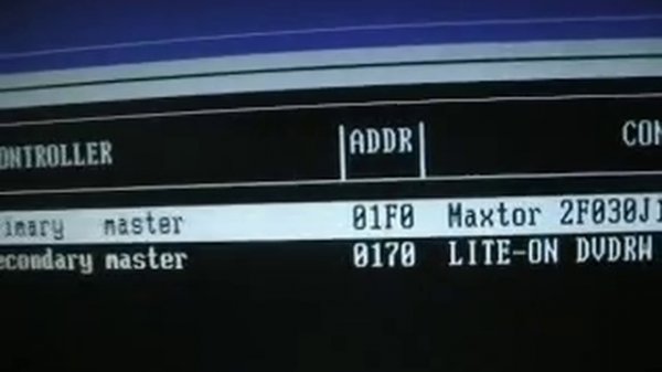 用Hiren's BootCD 內的Test Hard Disk Drive檢查硬碟