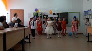 Флешмоб на 8 Марта 2017 г. 3б класс