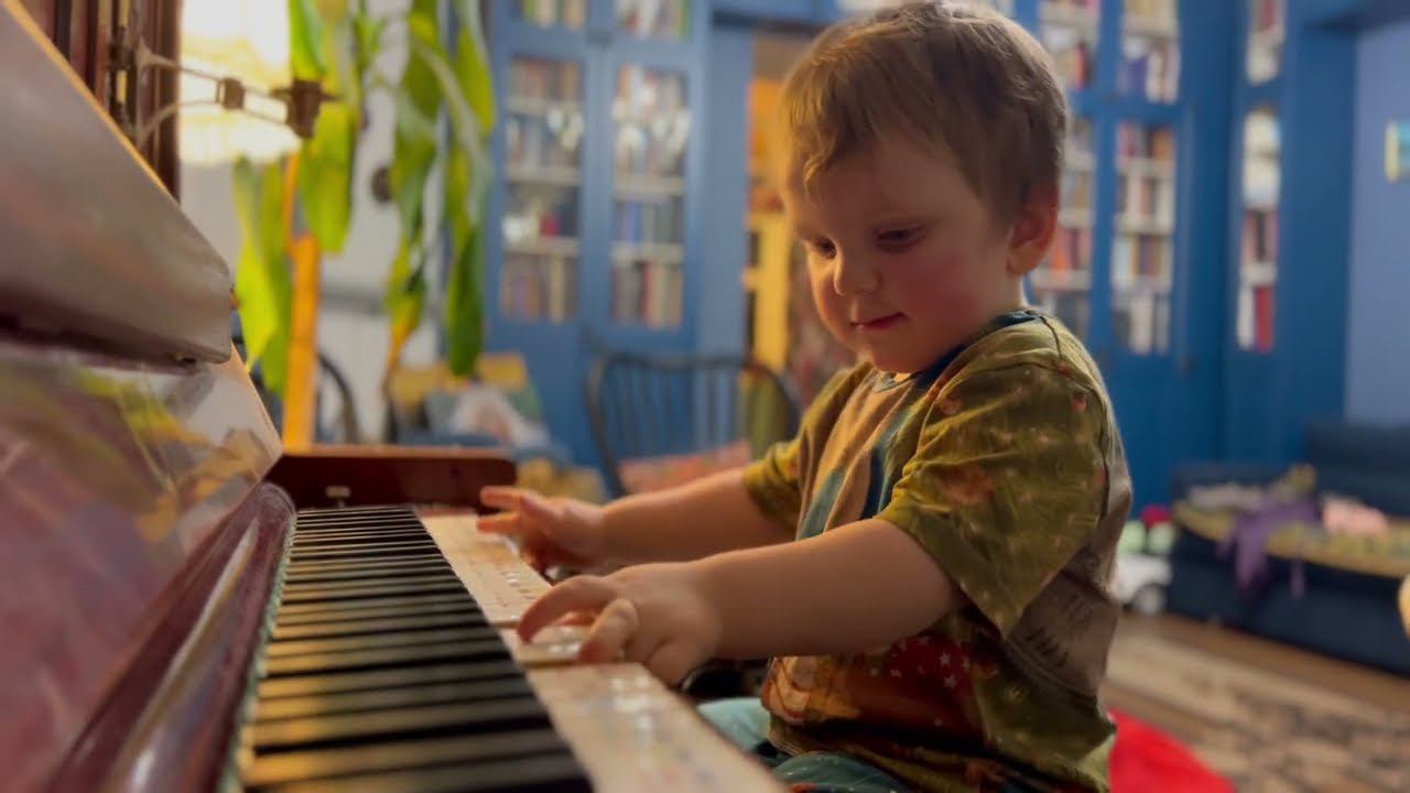 Gavriil's Favorite Finger Excercise - Любимая разминка для пальчиков