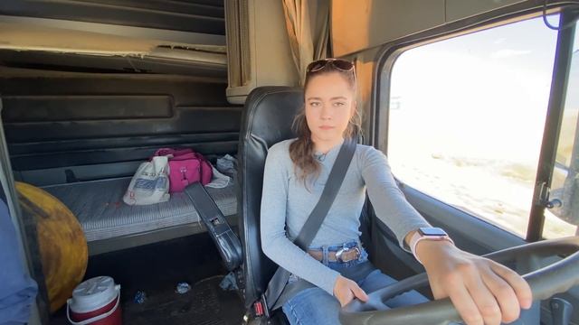 Loading & Hauling Wheat to Sell! Montana Farming 2022 смотреть онлайн