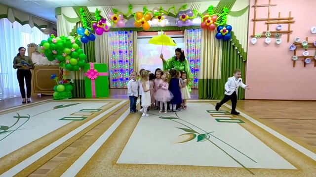 Утренник Маши. 8 марта смотреть онлайн