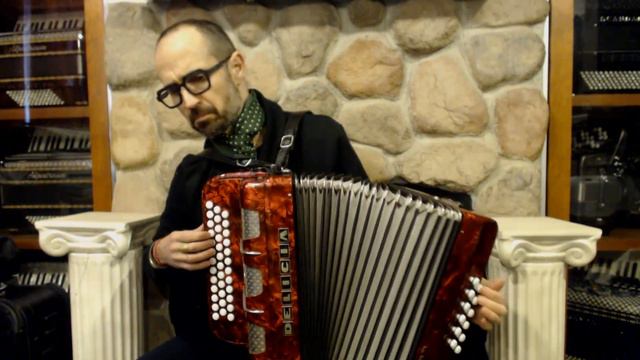 4121 - Red Delicia Favorit III Steirische Diatonic Button Accordion CFBb MMM 37 12 $799 смотреть онлайн