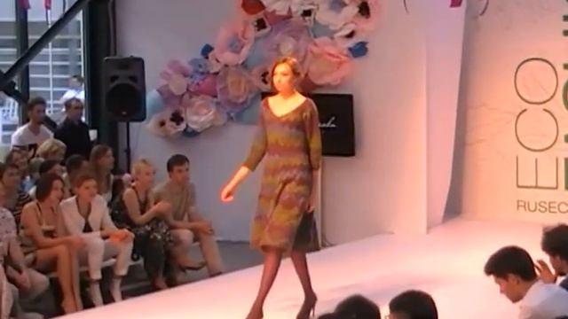 ECO FASHION WEEK 2015. Четыре работы из коллекции Веры Папковой Городская легенда смотреть онлайн
