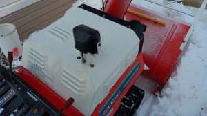 Буксует??? Работа японского снегоуборщика "б/у 1900 лохматого года но на гуслях и с гидростатикой"!