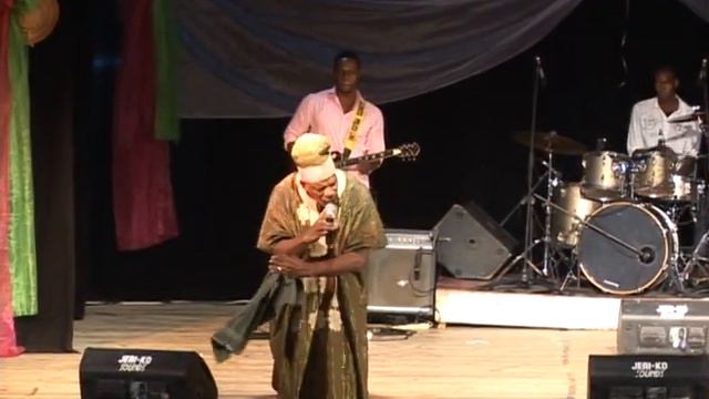 Jerry Lloyd singing live in St.Lucia [Part 5] смотреть онлайн