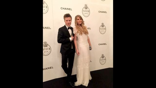 Почему дочь Александра Малинина подает на отца в суд?! смотреть онлайн