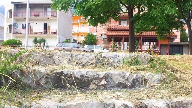 Прибрежный поселок Сутоморе в Черногории. Цены в супермаркете. смотреть онлайн