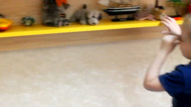 ВОЕННЫЕ МАШИНЫ ИЩУТ СУПЕР ЯЙЦА/ RADIM SEIF смотреть онлайн