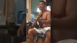 Казах кореец  зажигает на гитаре Kazakh Korean lights guitar