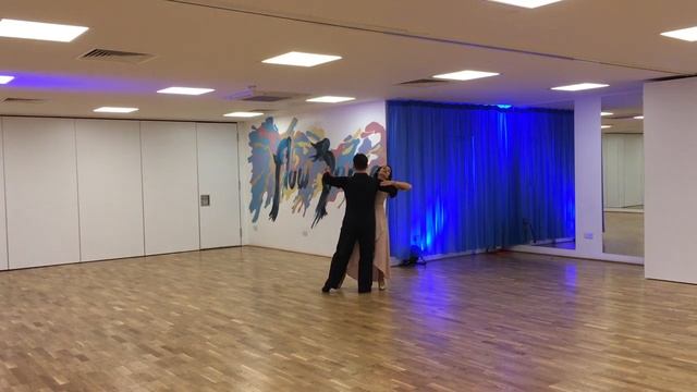 How to dance Open Impetus, Weave from Promenade, Throwaway Oversway in Slow Waltz - Advanced смотреть онлайн