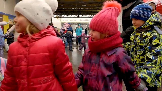 Масленица в Москве с Сергеем Мартюшевым, народные забавы, проводы зимы смотреть онлайн