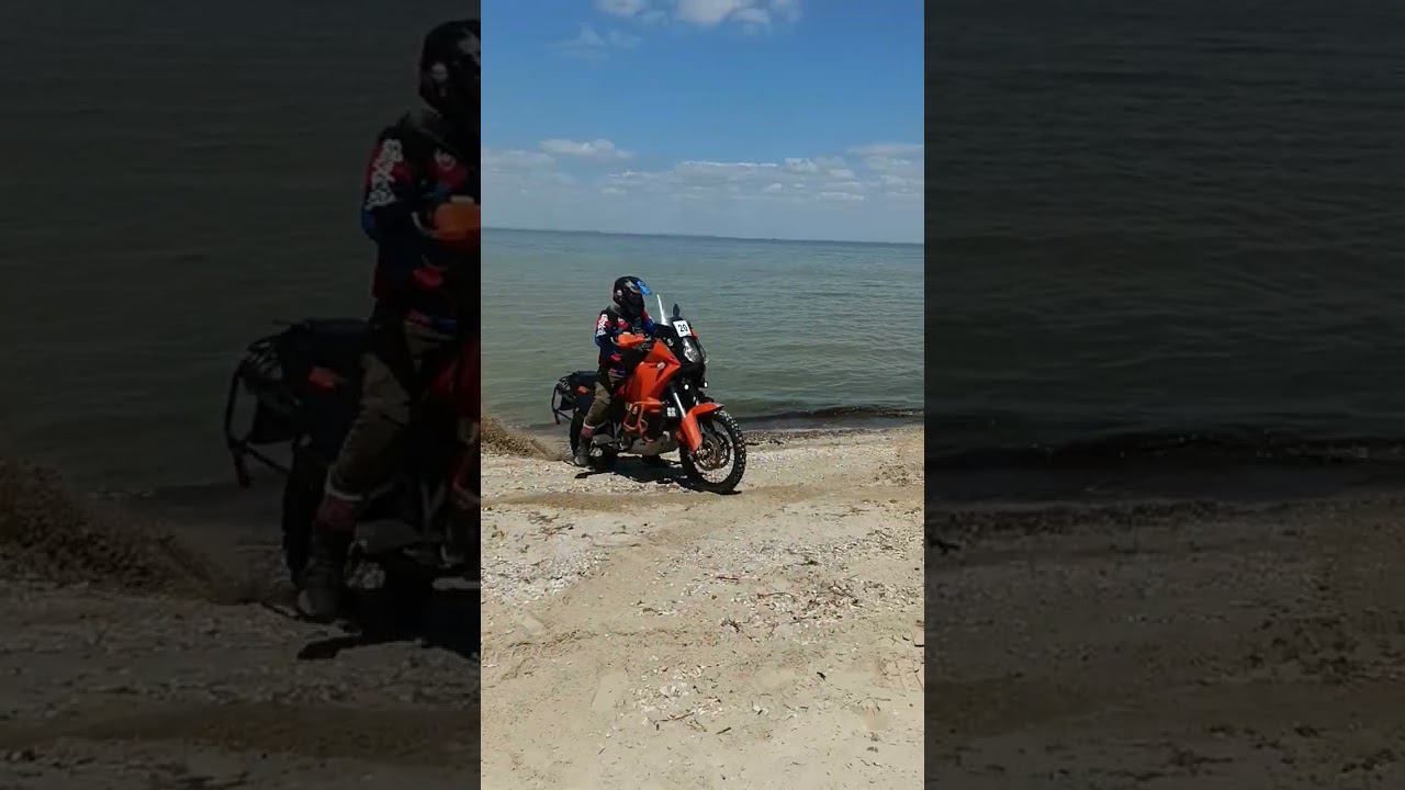 покатушка по пляжу #ktm990adventure #ktmadventure #ktm990 #bmwmotorrad #suzukivstrom650 #bmwr1200gs смотреть онлайн
