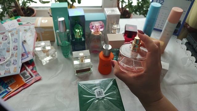 Обзор женских парфюмов компании Фаберлик . Готовим подарки к 8 Марта. смотреть онлайн