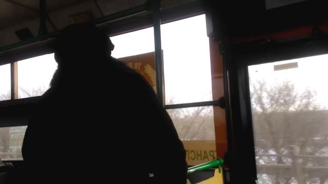 Злая бабка в автобусе не хочет платить за проезд 18+ ОСТОРОЖНО МАТ смотреть онлайн