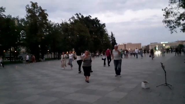 ТАНЦЫ РОК-Н-РОЛЛ В САДУ ШЕВЧЕНКО / НОВЫЙ ФОНТАН НА ПЛОЩАДИ СВОБОДЫ / ХАРЬКОВ АВГУСТ 2020 смотреть онлайн