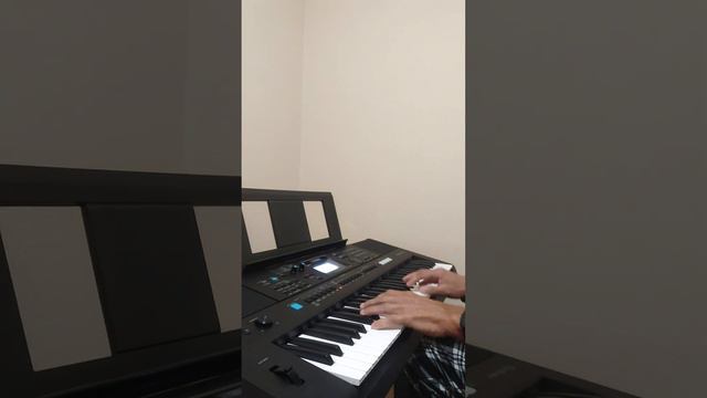 "BESAME MUCHO" EN EL PSR E 473 YAMAHA.... JAZZ EN ORQUESTA DE CUERDAS...¡REARMONIZACIÓN PODEROSA! смотреть онлайн