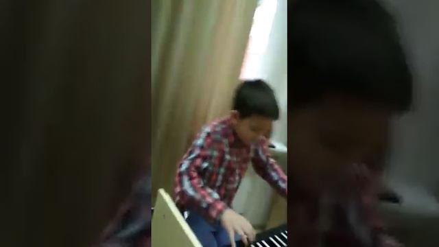 Пробуем клавесин впервые(2) смотреть онлайн