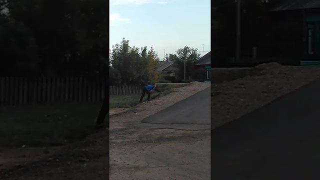 Ворует медь в Деревне смотреть онлайн