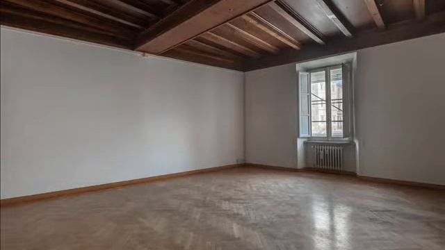 Piazza Barberini, Roma смотреть онлайн