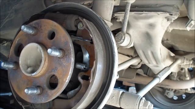Как заменить задние барабанные колодки на TOYOTA смотреть онлайн