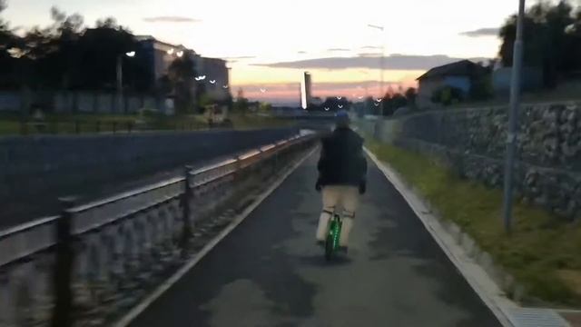 The evening ride on the electric unicycles Kingsong & InMotion / Вечерняя прогулка на моноколесах. смотреть онлайн